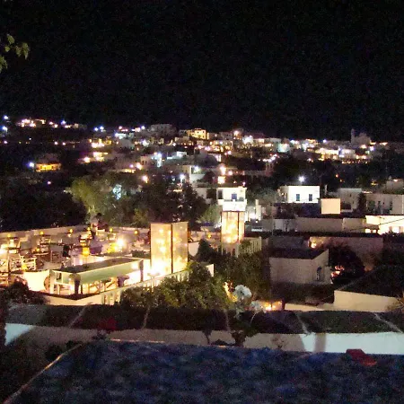 بيت ضيافة Avra Guestroom *